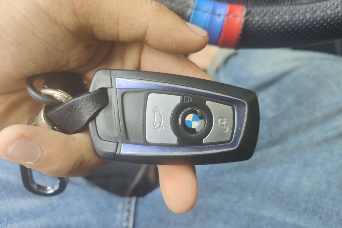 BMW 3 Series 2017 car image #30