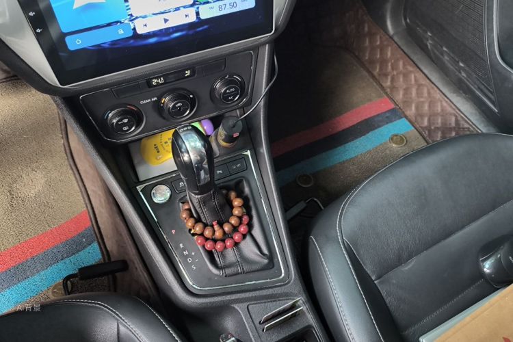 Volkswagen Lavida 2017 car image #16