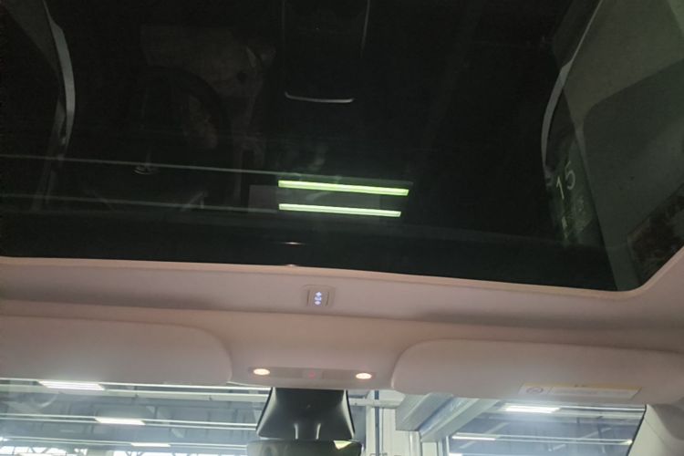 Tesla Model Y 2024 #18 Tesla Model Y 2024 car image #18
