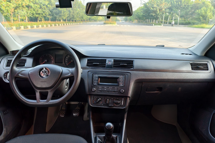 Volkswagen Santana 2018 car image #9