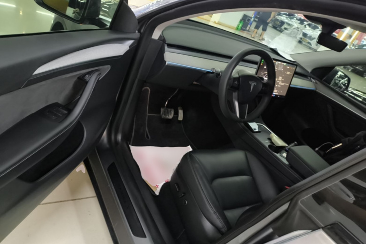 Tesla Model Y 2024 #12 Tesla Model Y 2024 car image #12
