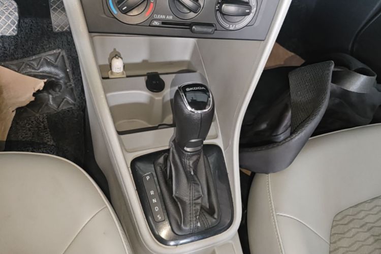 Skoda Rapid 2016 #14 Skoda Rapid 2016 image de voiture #14