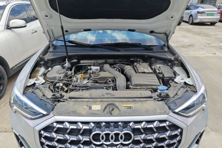 Audi Q3 2024 car image #20
