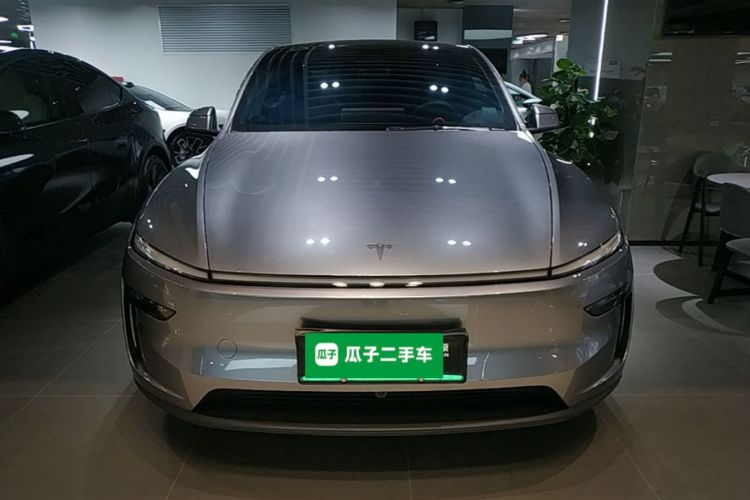 Tesla Model Y 2026 #3 Tesla Model Y 2026 car image #3