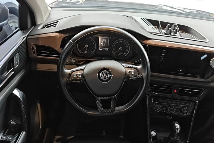 Volkswagen Tharu 2020 car image #15