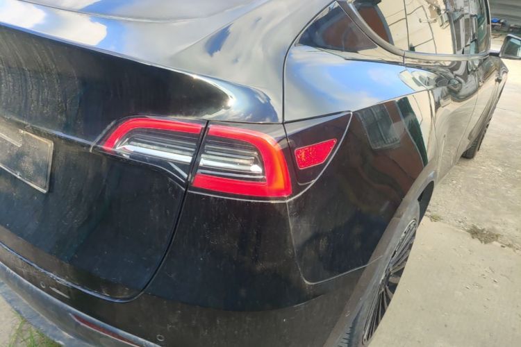 Tesla Model Y 2022 car image #8