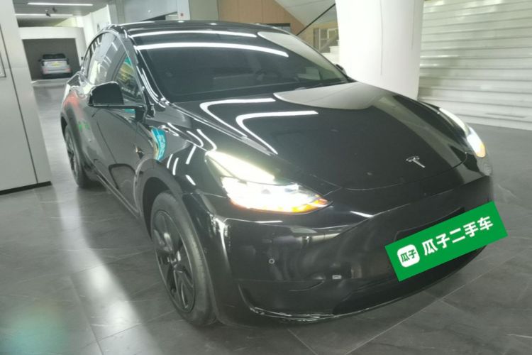 Tesla Model Y 2023 #4 Tesla Model Y 2023 car image #4
