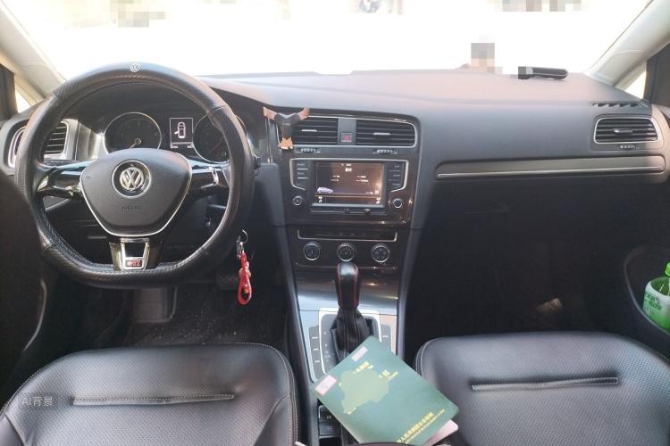 Volkswagen Golf 2017 car image #11