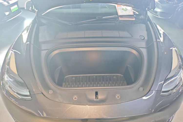 Tesla Model Y 2024 #20 Tesla Model Y 2024 car image #20