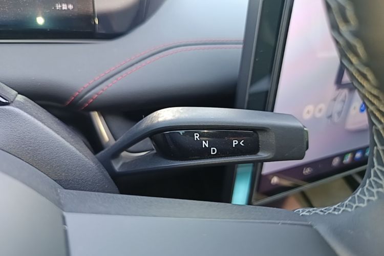MI SU7 2025 car image #14