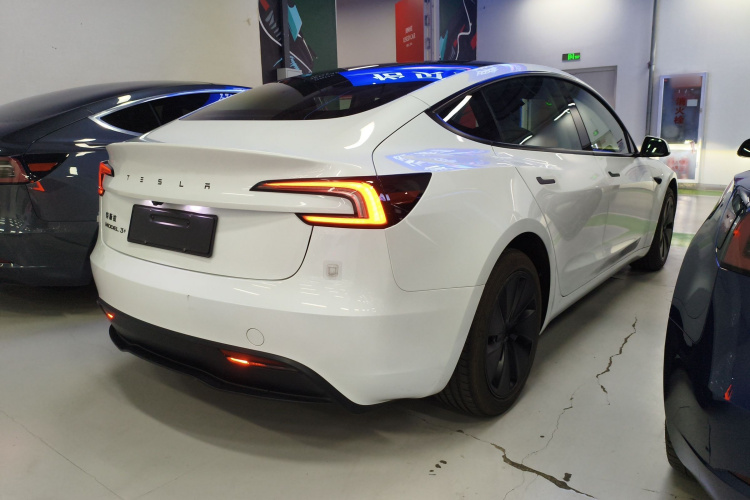 Tesla Model 3 2025 #7 Tesla Model 3 2025 car image #7