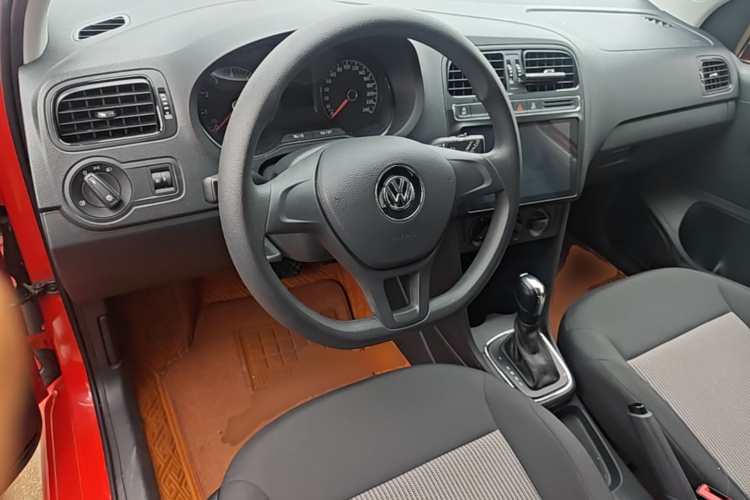 Volkswagen Polo 2018 car image #10