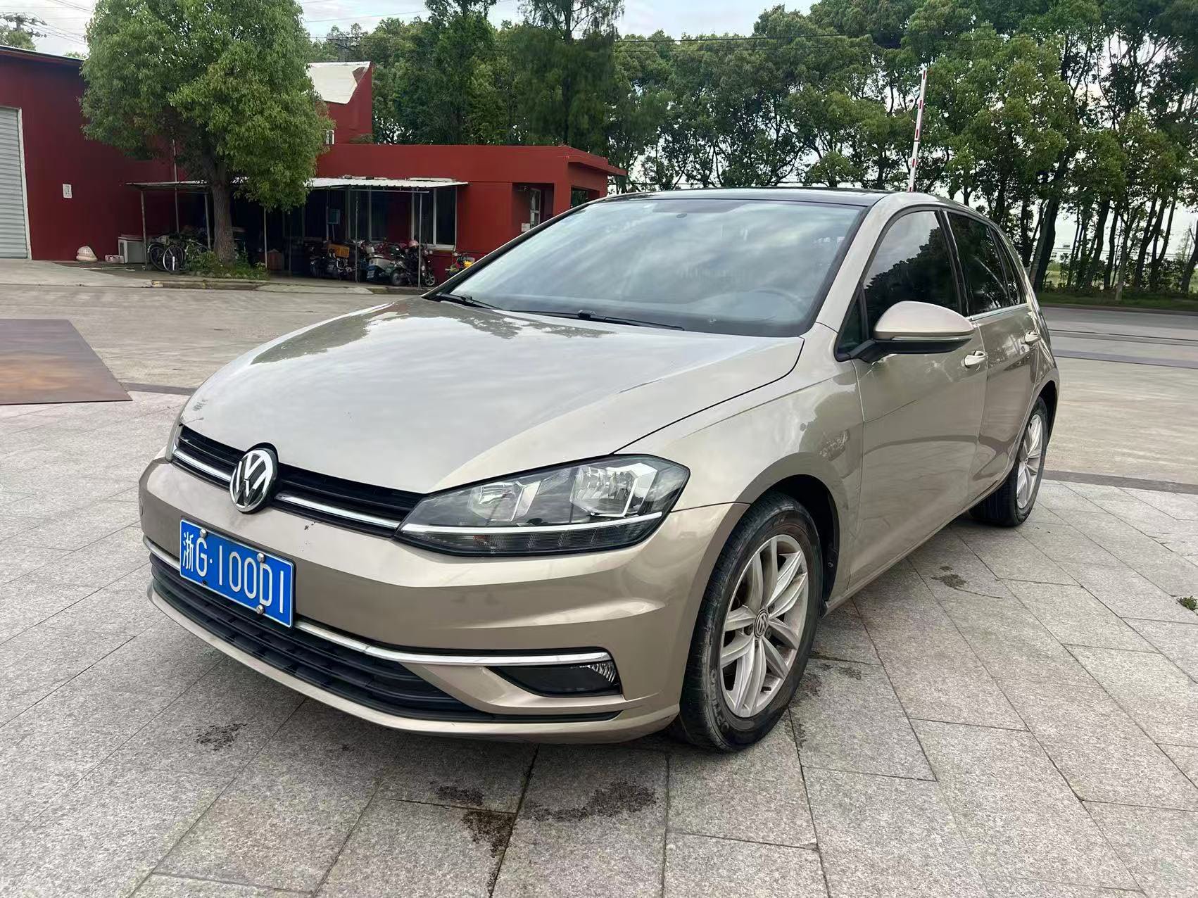 2018 2018 car image