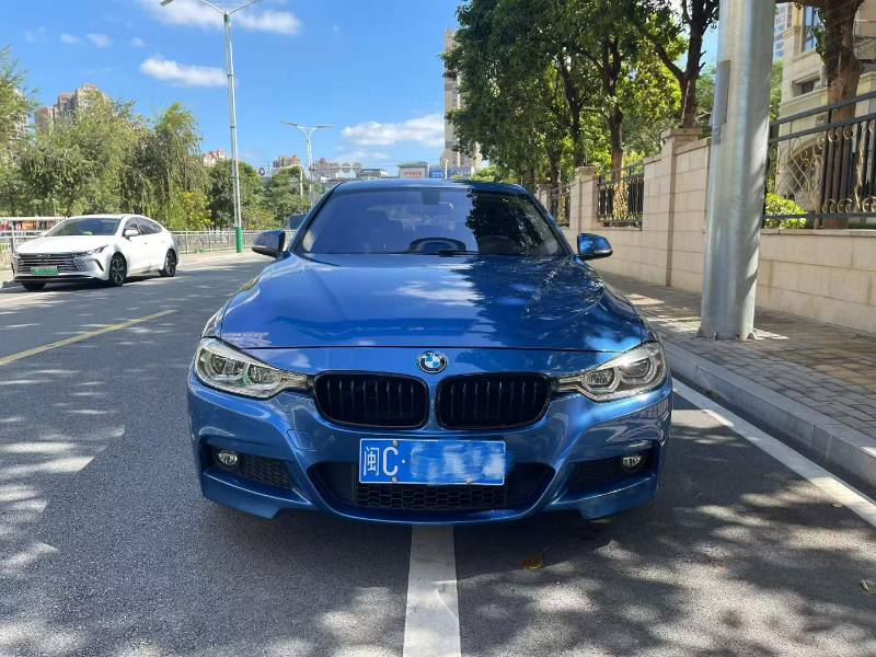 BMW 3 Series 2019 car image #2