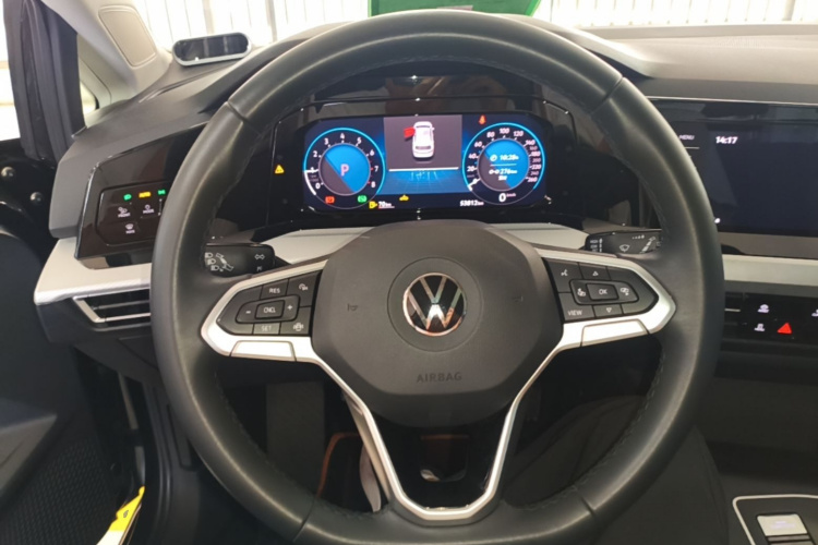 Volkswagen Golf 2022 car image #11