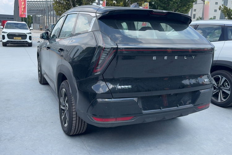 GEELY Boyue L 2025 car image #7