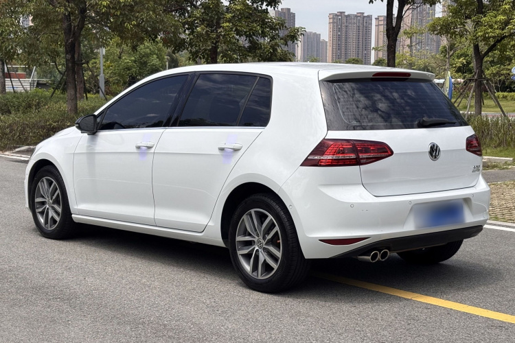 Volkswagen Golf 2017 car image #5