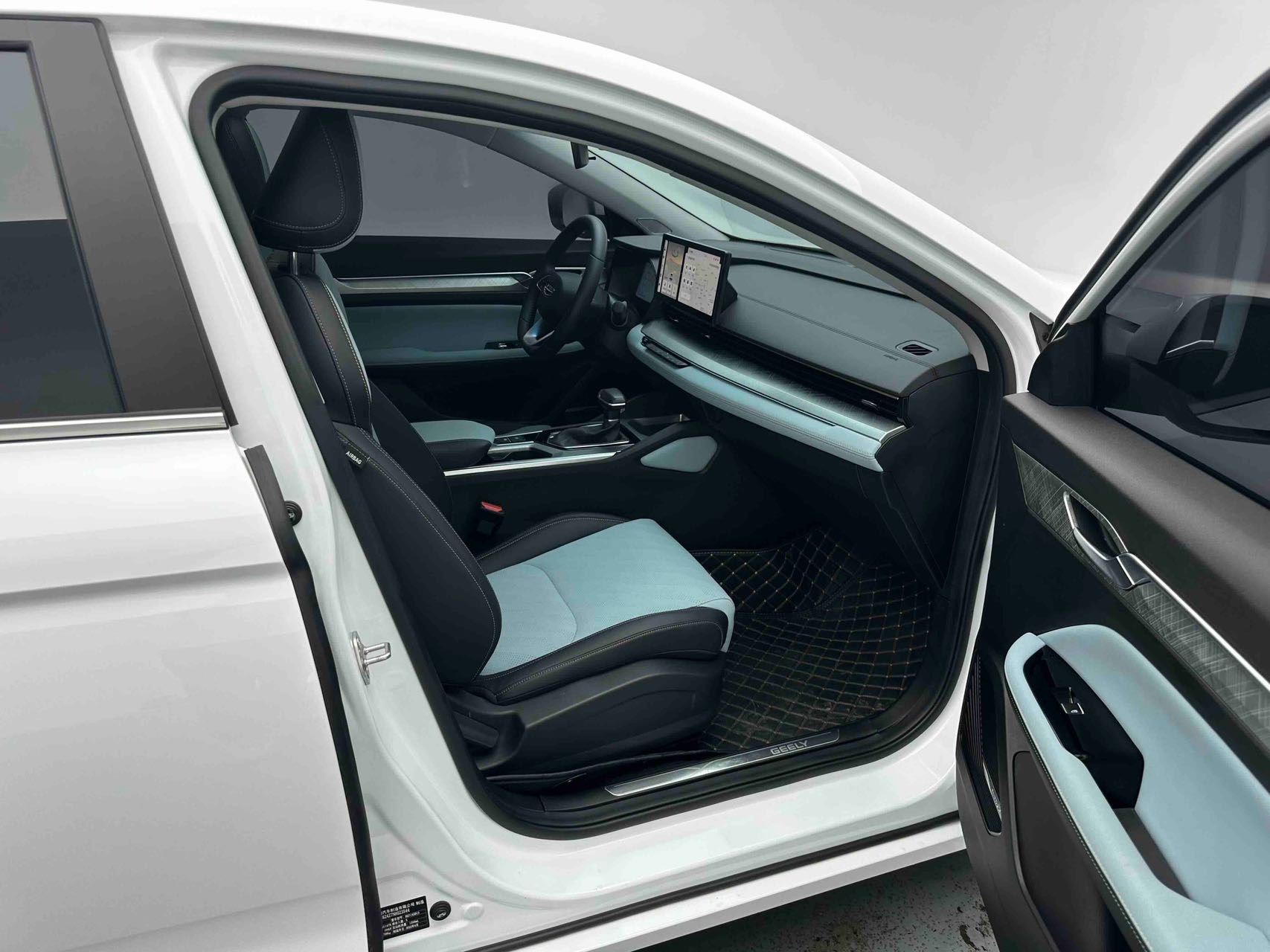 GEELY Emgrand L 2022 car image #7