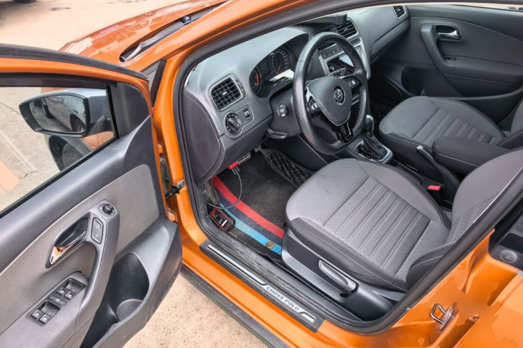 Volkswagen Polo 2018 car image #16