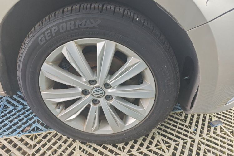 Volkswagen Bora 2016 car image #9