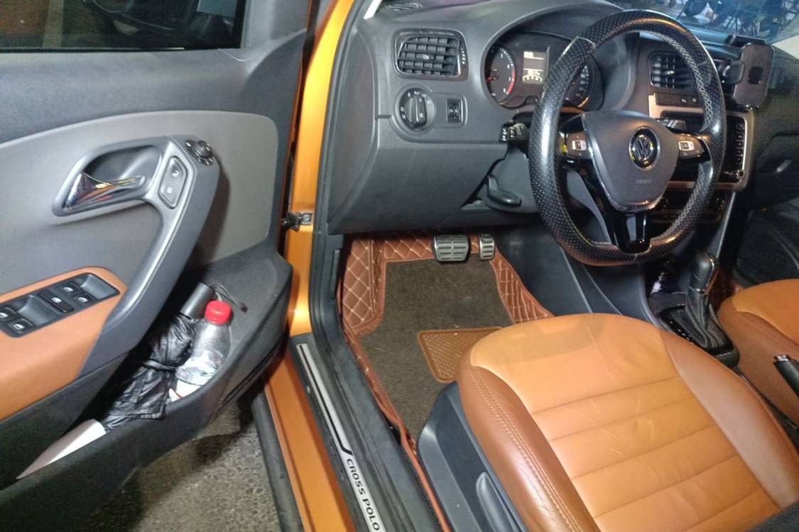 Volkswagen Polo 2014 car image #23