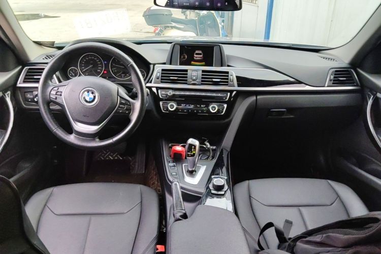 BMW 3 Series 2017 #10 BMW 3 Series 2017 car image #10
