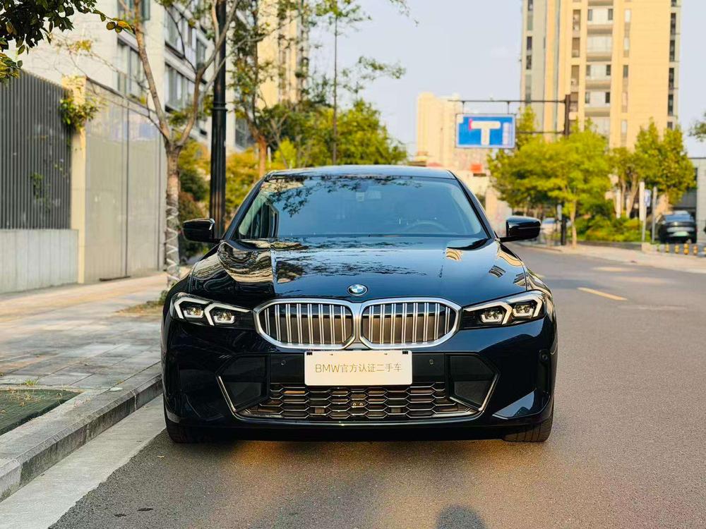 BMW 3 Series 2024 car image #2
