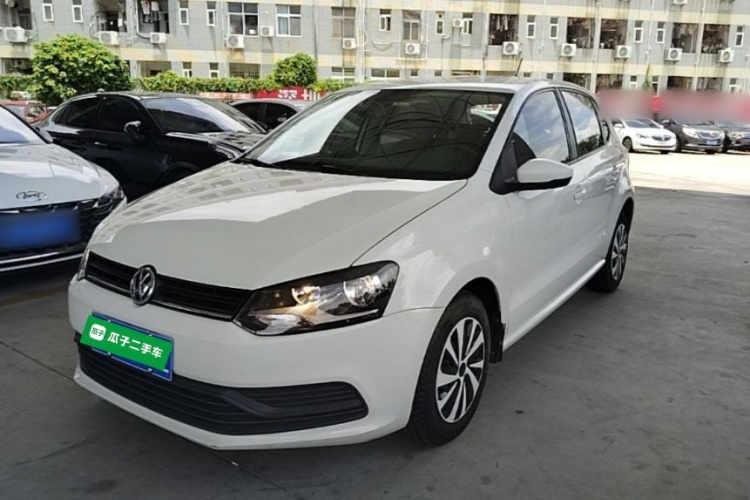 Volkswagen Polo 2016 car image #2