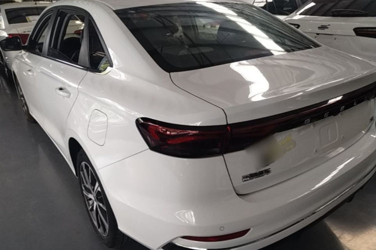 GEELY Emgrand 2021 car image #5