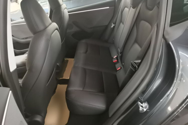 Tesla Model 3 2026 car image #13