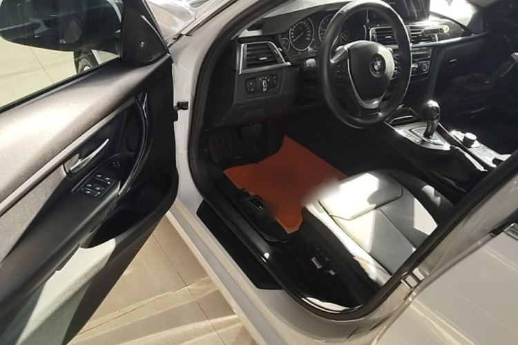 BMW 3 Series 2016 car image #12