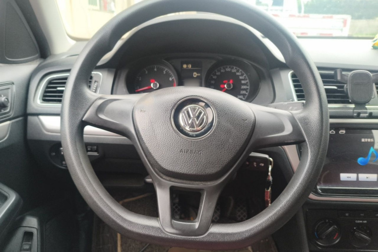Volkswagen Lavida 2017 car image #11