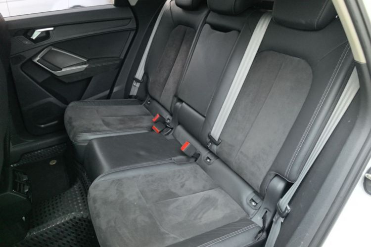 Audi Q3 2019 #17 Audi Q3 2019 car image #17
