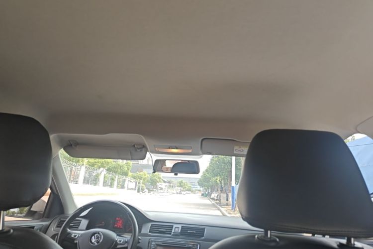 Volkswagen Santana 2017 car image #18