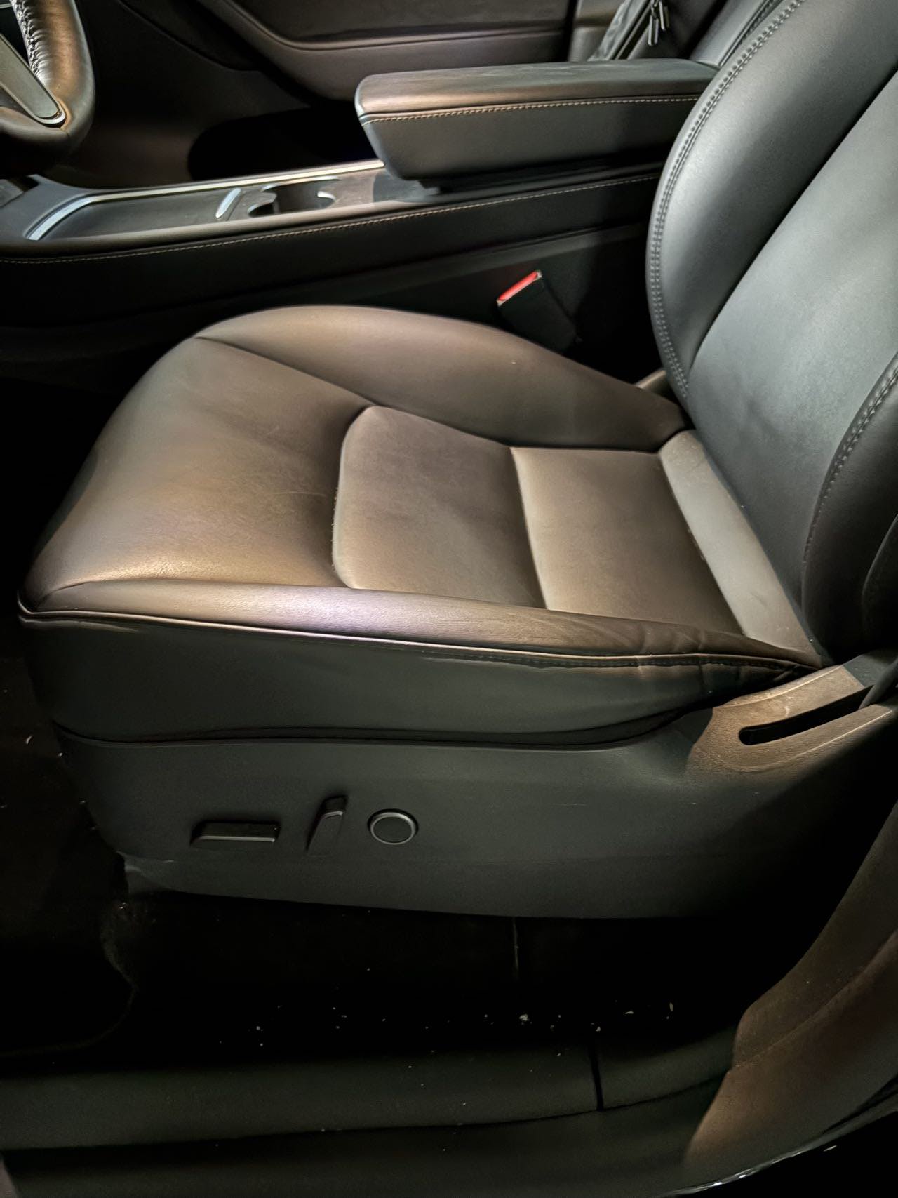 Tesla Model Y 2021 #2 Tesla Model Y 2021 car image #2