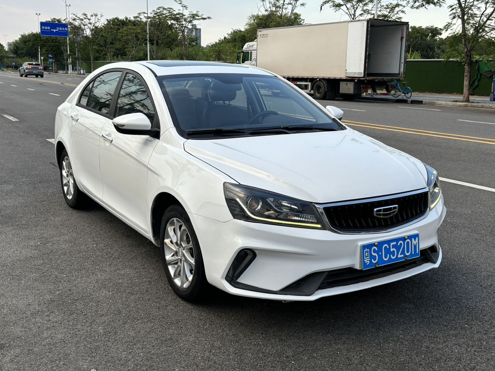 GEELY Emgrand 2021 #3 GEELY Emgrand 2021 car image #3