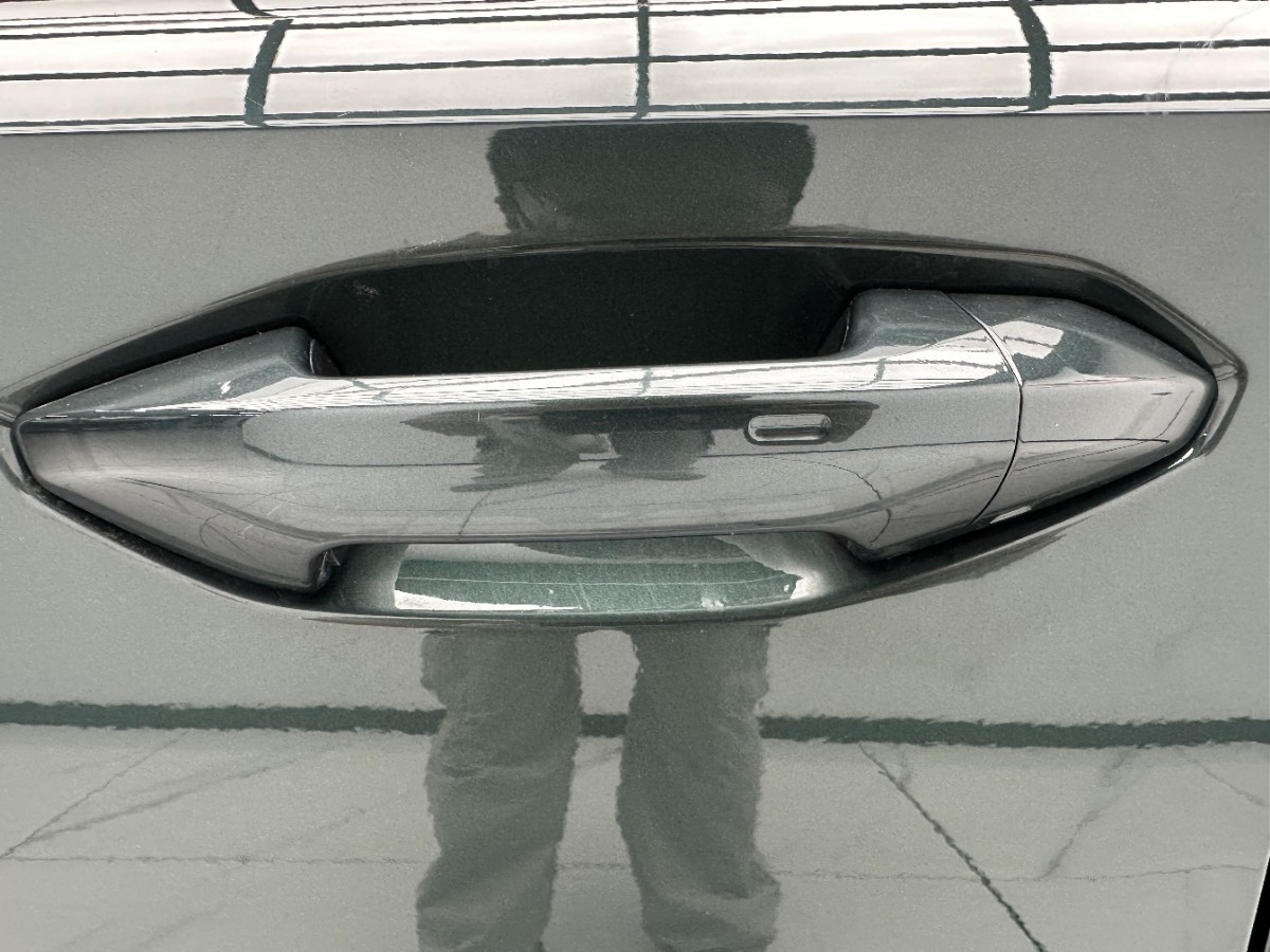 2022 car image #11