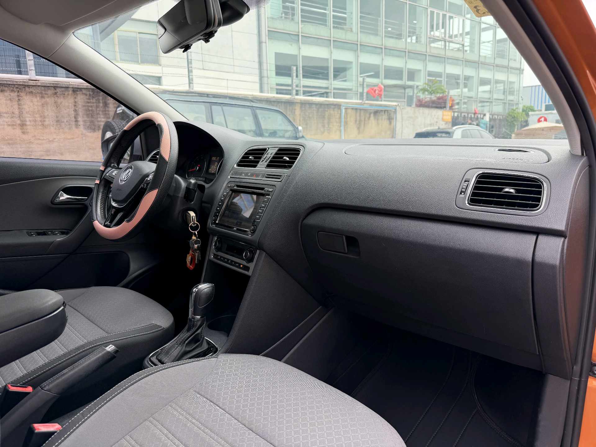 Volkswagen Polo 2015 изображение автомобиля #11