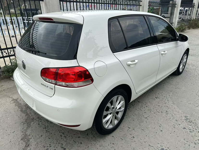 Volkswagen Golf 2013 car image #9