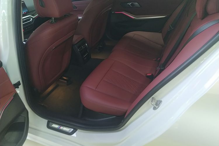 BMW 3 Series 2024 #17 BMW 3 Series 2024 car image #17
