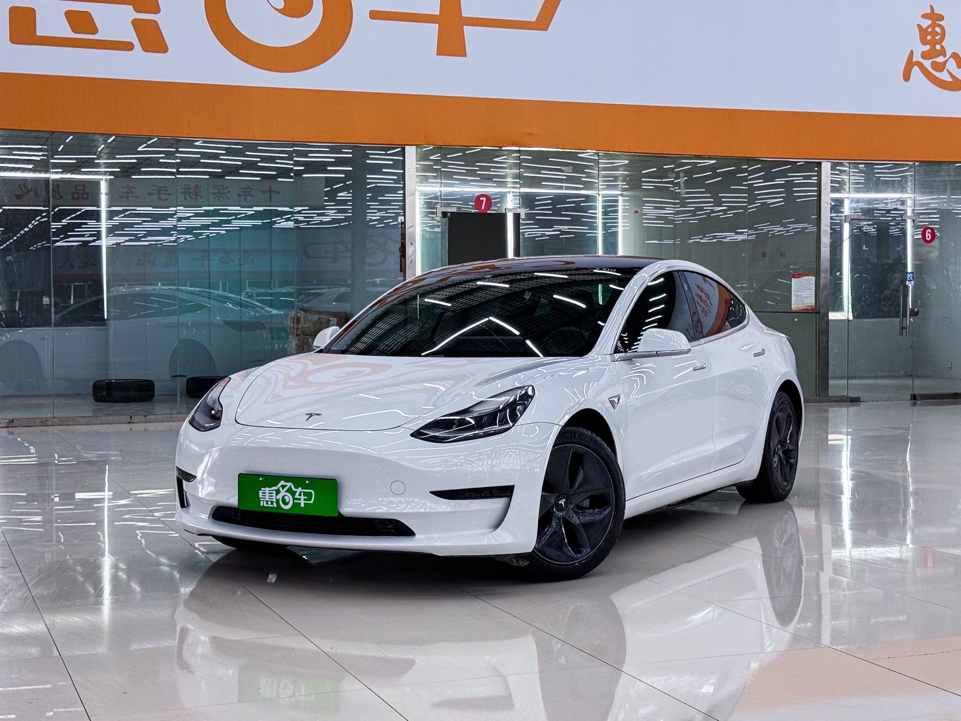 Tesla Model 3 2020 car image 