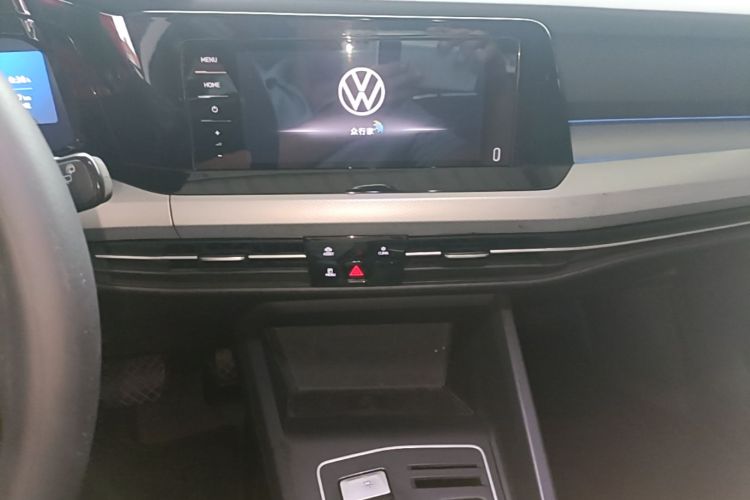 Volkswagen Golf 2021 car image #13
