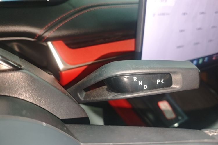 MI SU7 2024 immagine di auto #14