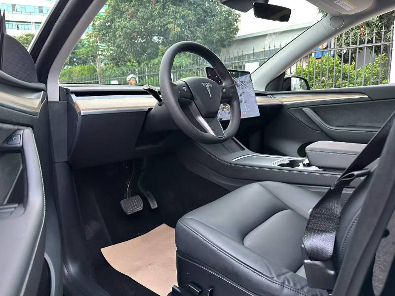 Tesla Model Y 2021 #4 Tesla Model Y 2021 car image #4