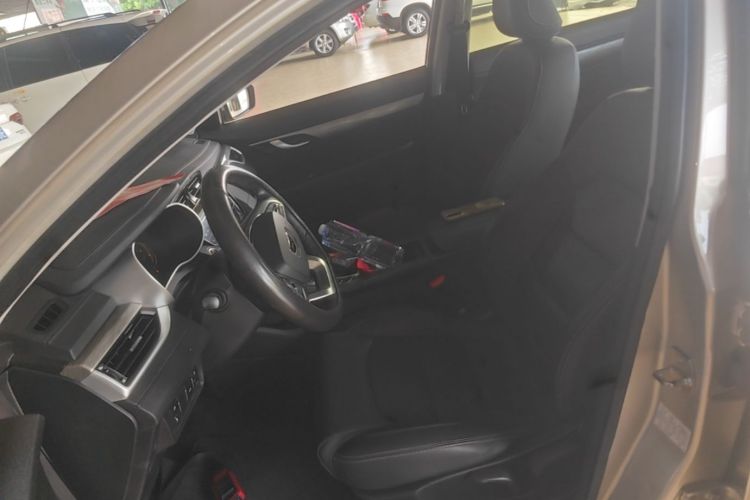 GEELY Emgrand 2019 car image #17