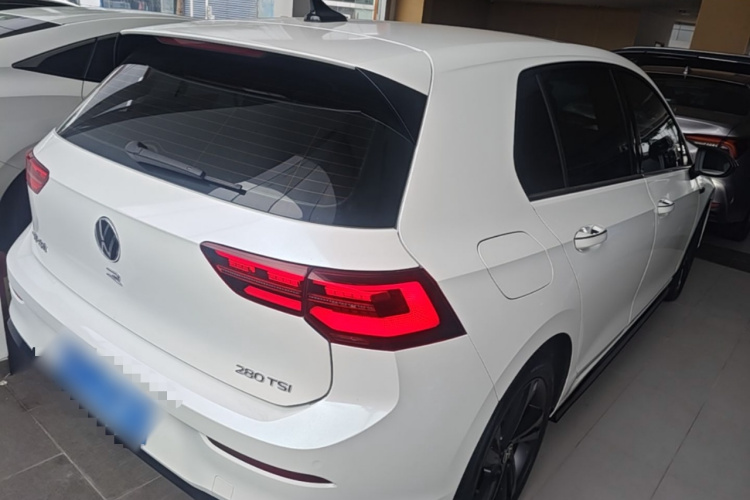 Volkswagen Golf 2021 car image #7