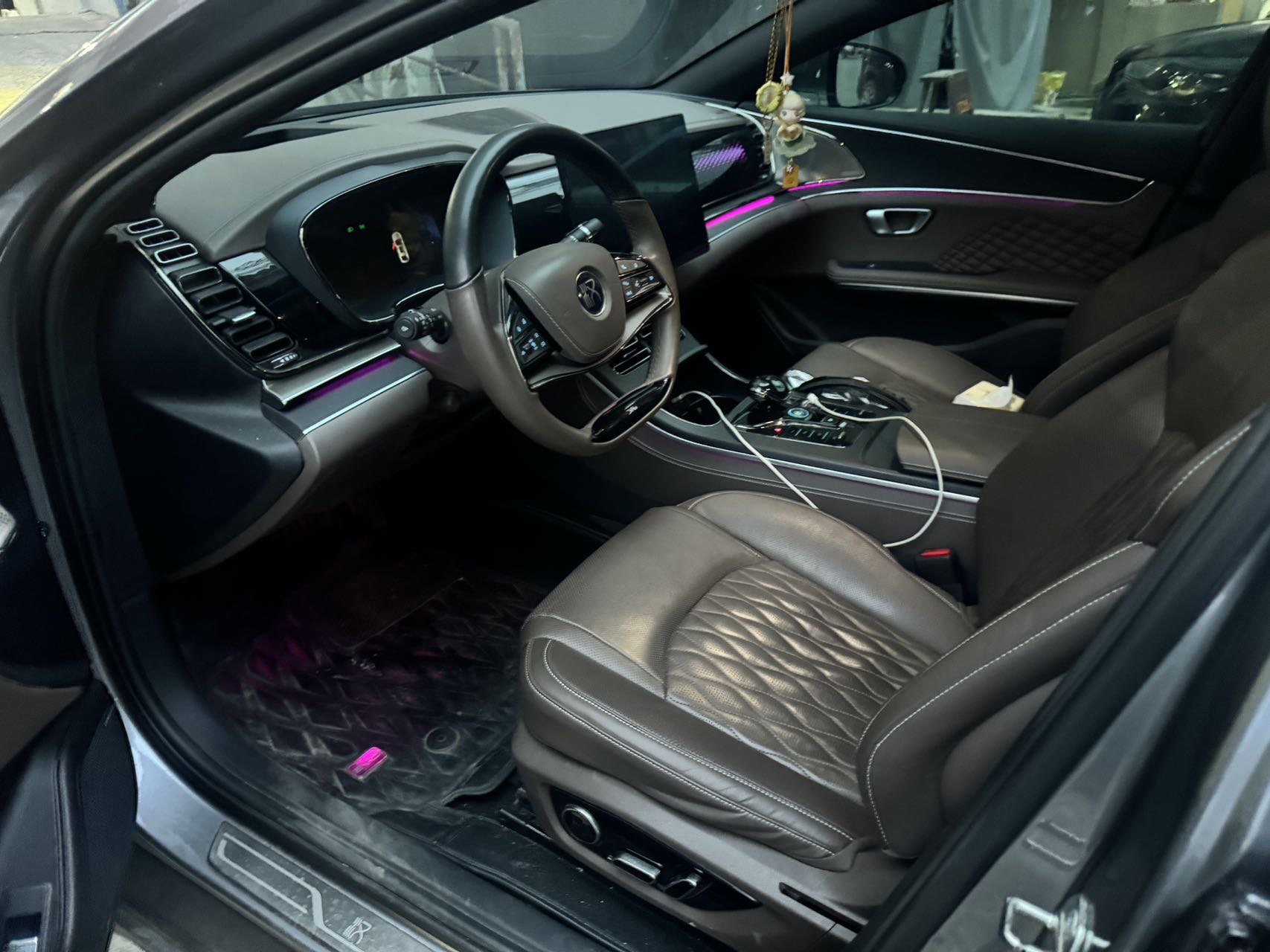 BYD Han 2022 immagine di auto #3