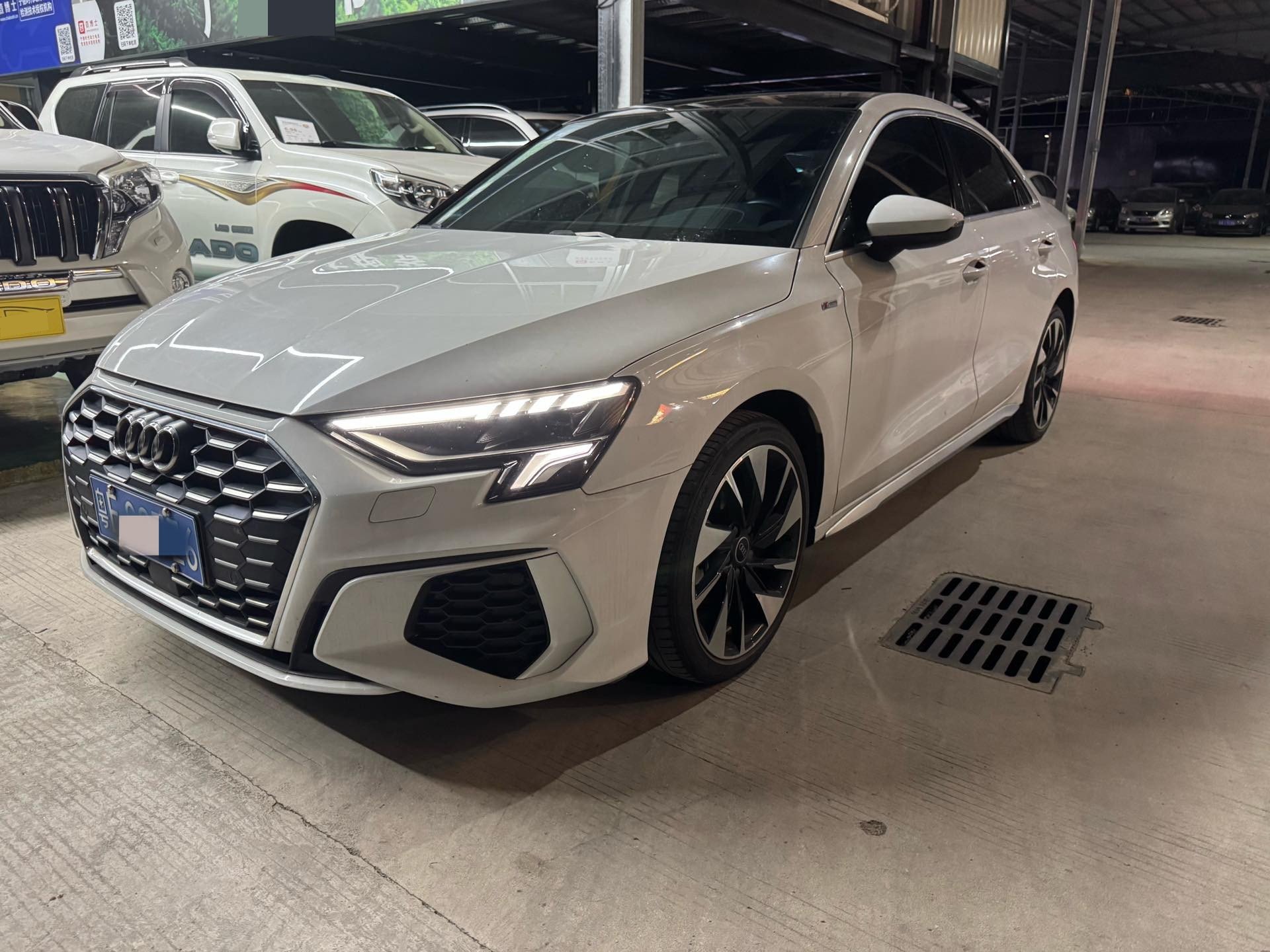 2023 2023 immagine di auto