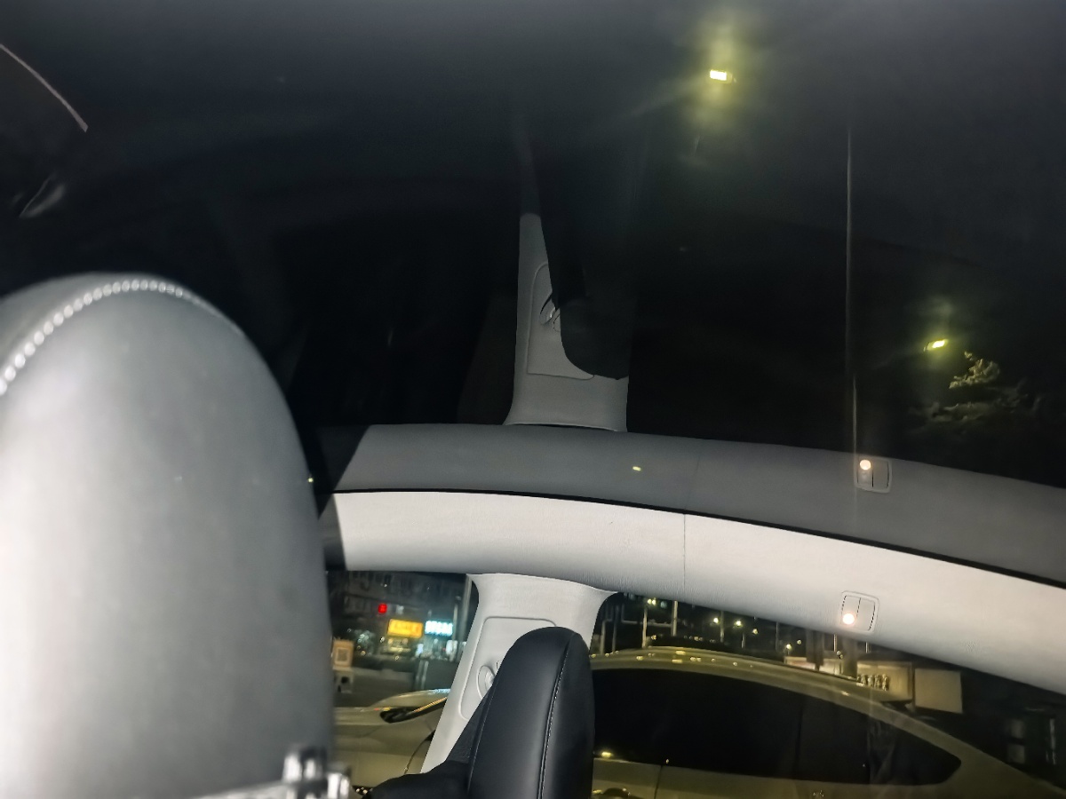 Tesla Model Y 2024 #5 Tesla Model Y 2024 car image #5
