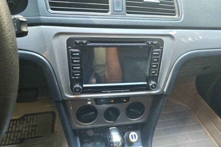 Volkswagen Lavida 2014 car image #17